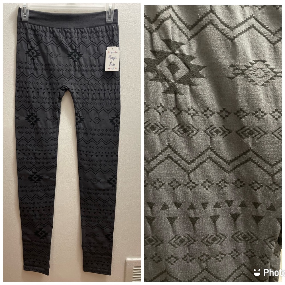 Hippie Rose Women’s Aztec Charcoal Biadere Fleece Legging. Size S